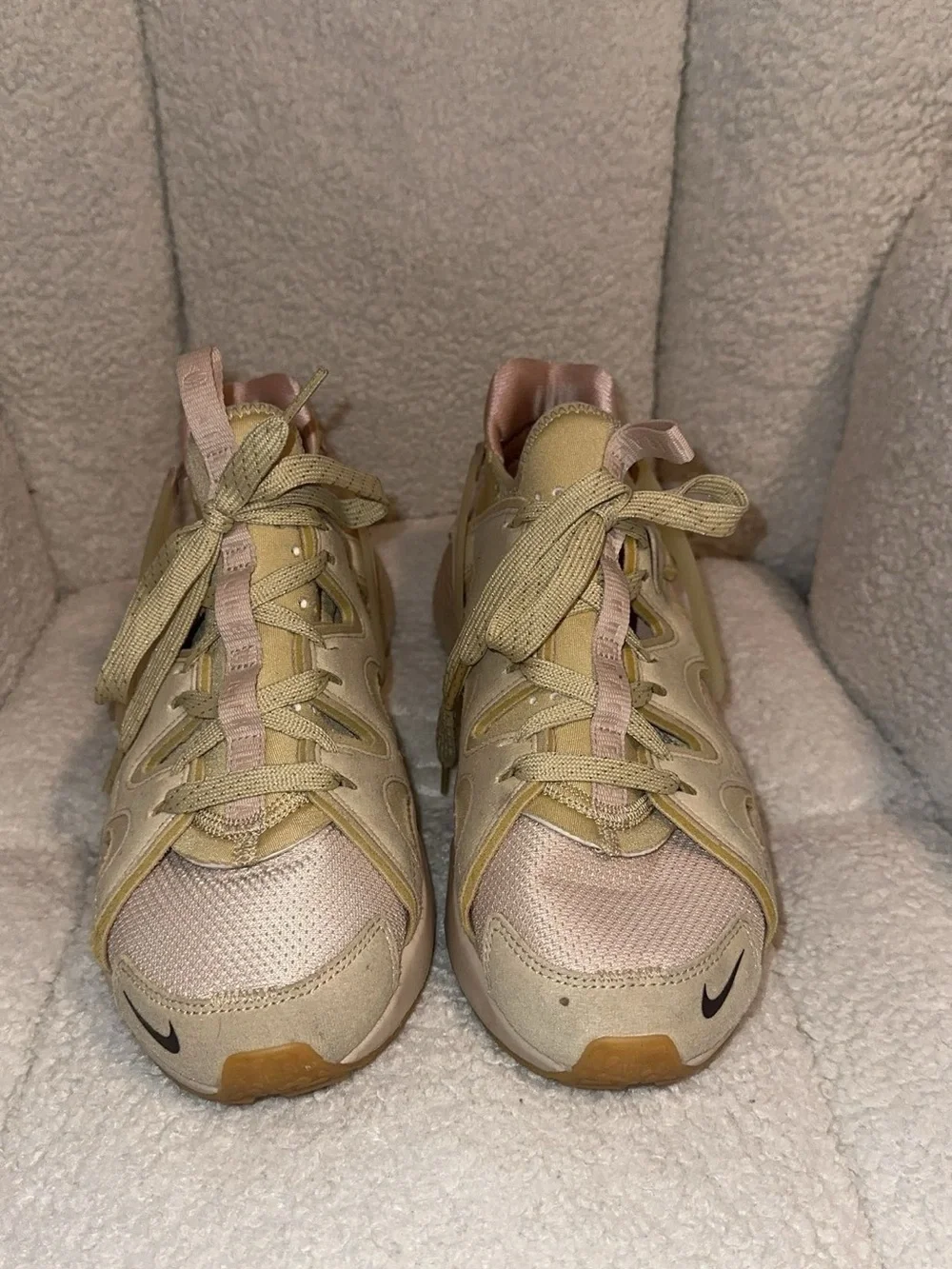 Beautiful Women's Nike Air Huarache Craft Sneakers
